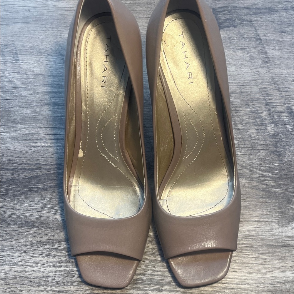 Tahari Women's Taupe Heels
